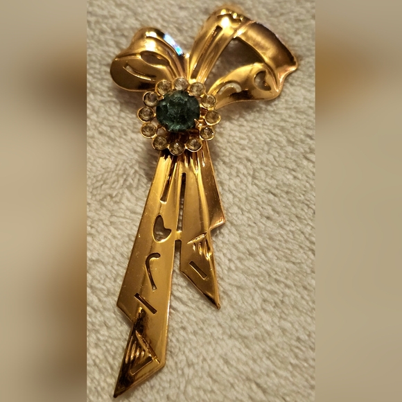 Vintage Coro Uranium Glass & Goldtone Brooch - Picture 2 of 5